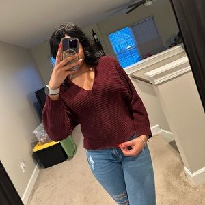 American Eagle maroon v-neck women’s sweater